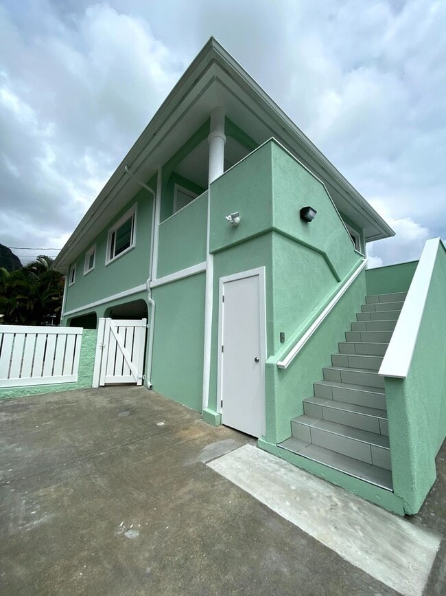 Building Photo - Loihi Place 45-536 Unit 45-536 Loihi Place Upstairs
