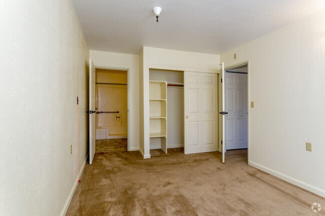 Auburn Ravine Terrace - Multi-Level Senior Apartments For Rent in