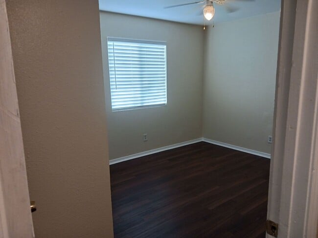 Building Photo - P4 Unit P4