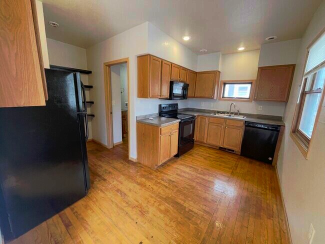 Photo - 1016 4th Ave Unit Upper