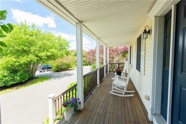 Photo - 663 Aquidneck Ave