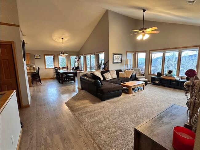 Photo - 318 Blackberry Ln