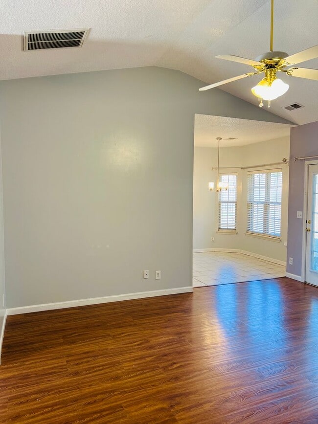 Photo - 3/2 Available Now