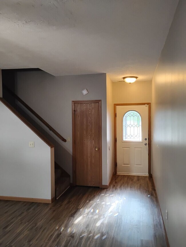 Photo - 3928 Ledyard St
