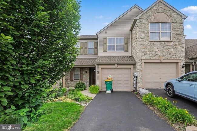 Photo - 645 Springhouse Ln