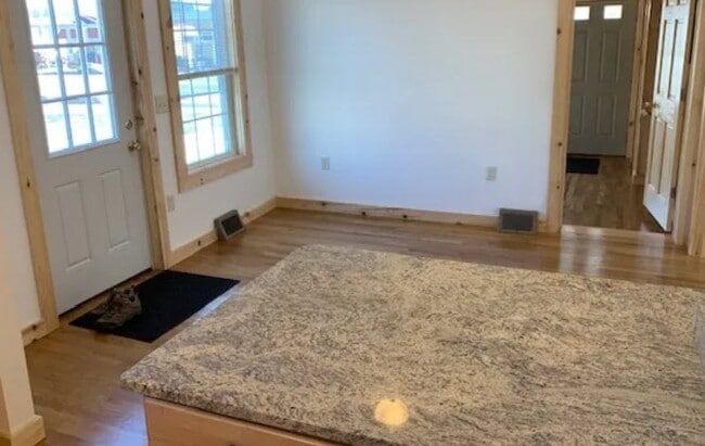 Photo - 72 Russell St