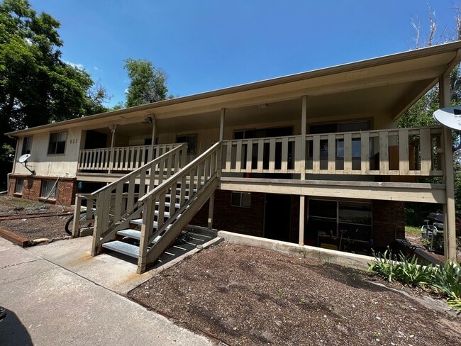 Building Photo - 527 West St Unit 2