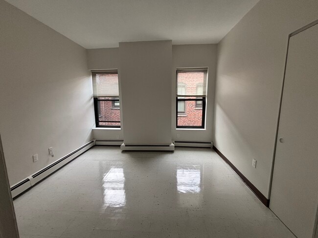 New Castle Court