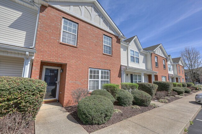 Photo - 240 Arapaho Dr