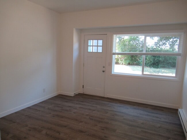 Photo - Total Remodeled One Bedroom Unit C