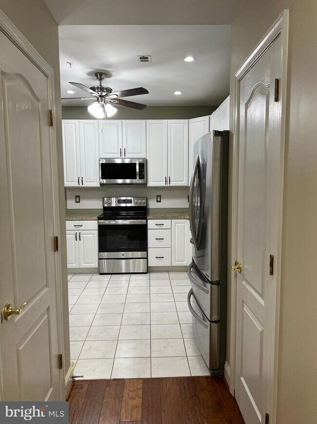 Photo - 2111 Ganton Green Unit E 301