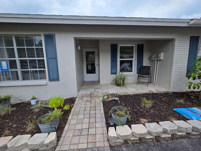 Building Photo - Updated full furnished 2/2 villa in great Safety Harbor location.