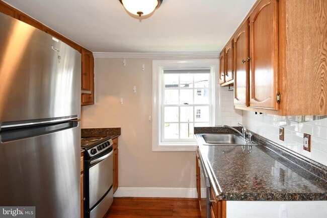 Photo - 17 S Madison St