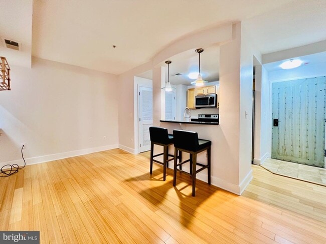 Photo - 1108 Columbia Rd NW Unit 304