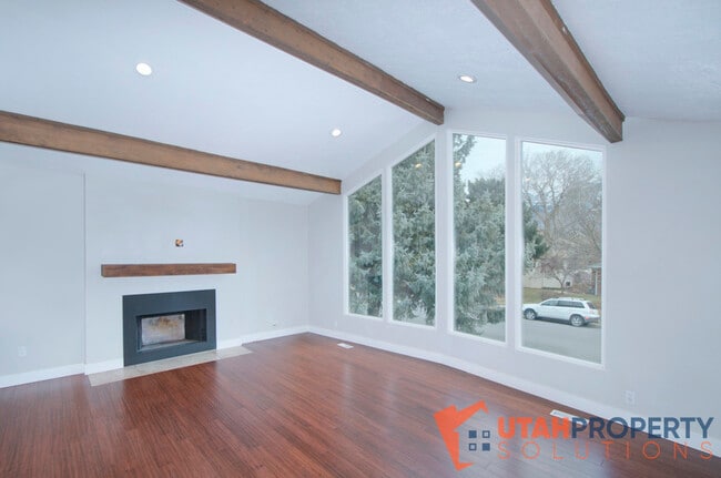 Photo - 9852 Pinehurst Dr