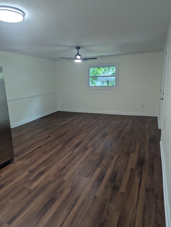 Photo - 205 Jones Ave Unidad B