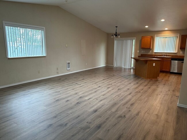 Photo - 4284 Sweet Rd