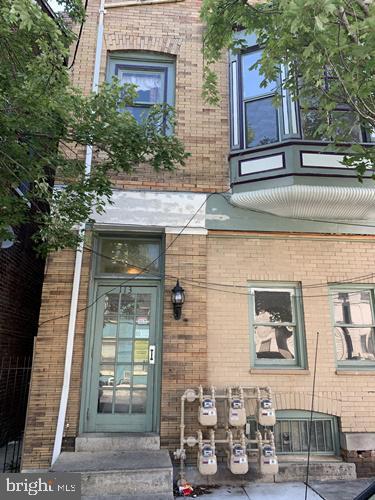 Building Photo - 113 N Queen St Rental