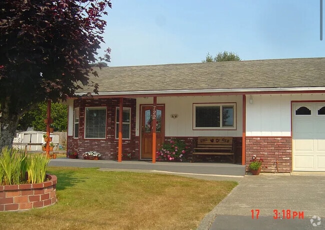Building Photo - 722 2nd St Rental