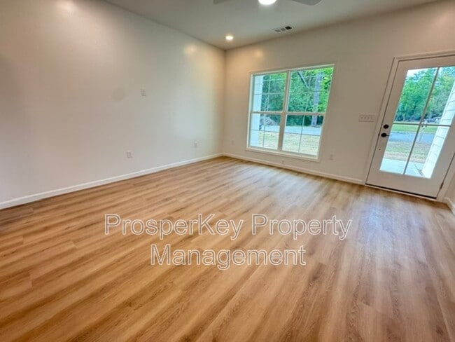 Photo - 3825 Mulberry Dr