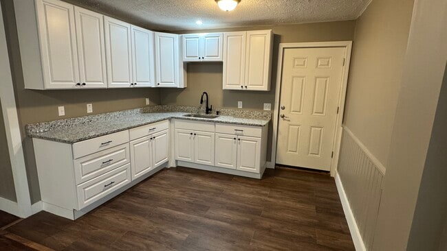 Building Photo - 106 Tell St Unit Apt 2——2nd Floor