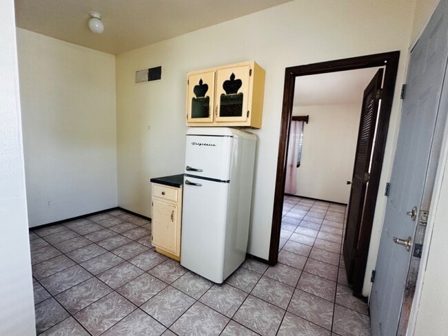 Photo - 2221 Bassett Ave