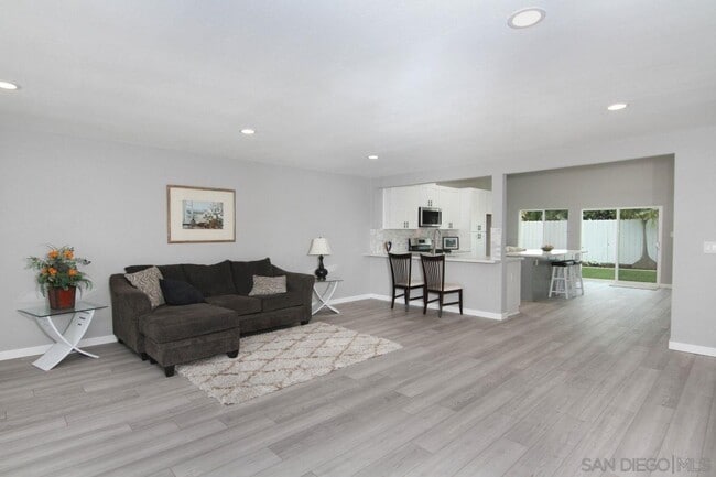 Photo - 8580 Flanders Dr