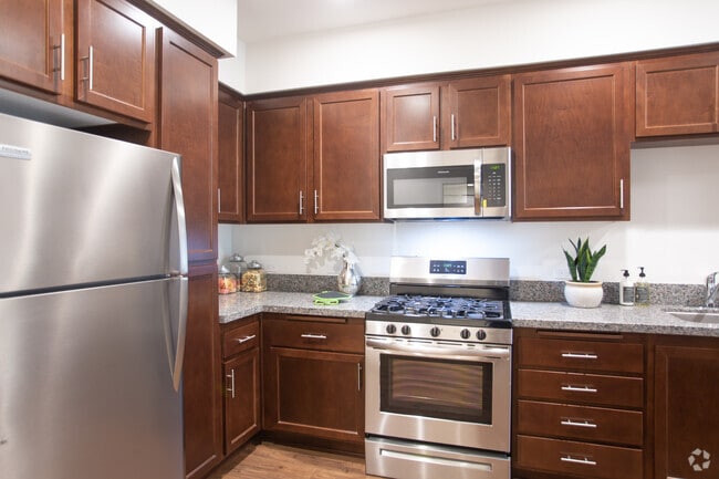 1BR, 1BA-713 SF