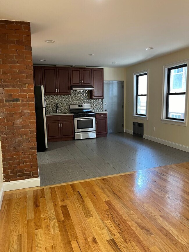 Photo - Newly Remodeled Large 3 Bedroom in Quiet 3 Family Home Unit 2nd Floor