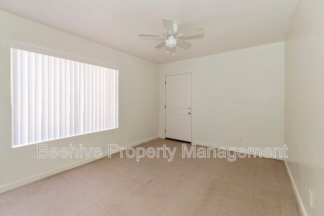 Photo - 739 E Pierce St