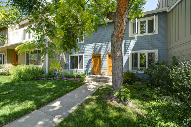 Building Photo - Updated 3 Bed 2.5 Bath North Boulder Townh... Rental