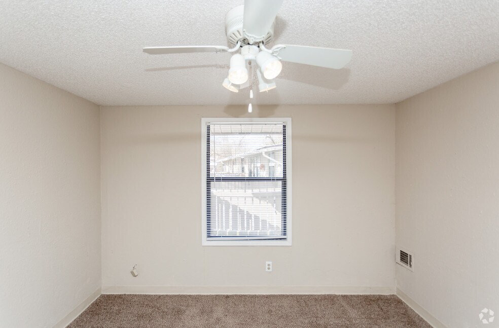 1BR, 1BA - 576 SF