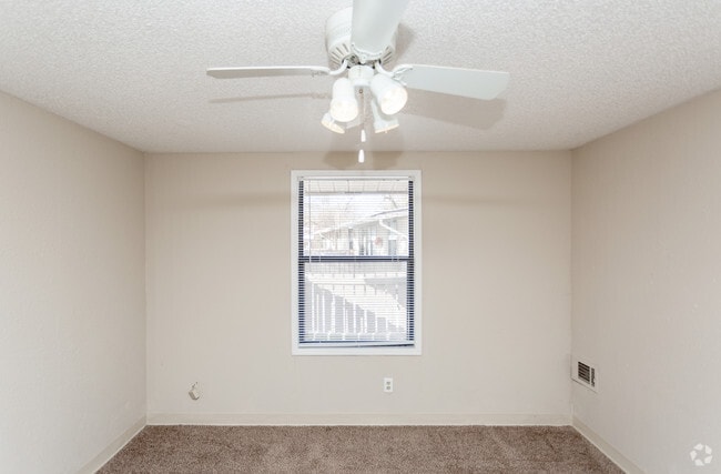 1BR, 1BA - 576 SF - Waterbury Apartments