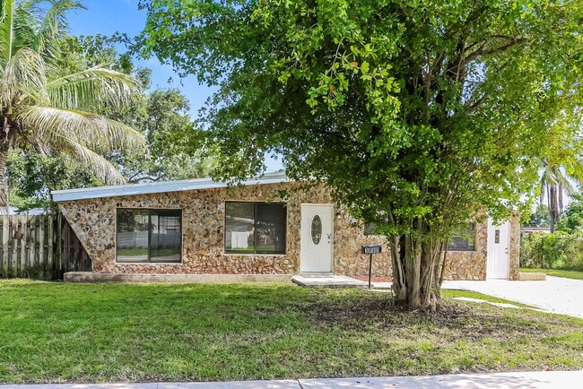 Photo - 3880 Jackson Blvd