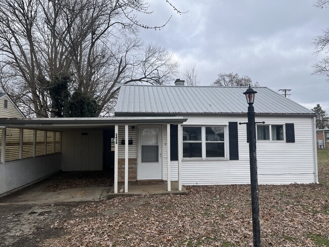 Building Photo - 2424 Van Buren Ave