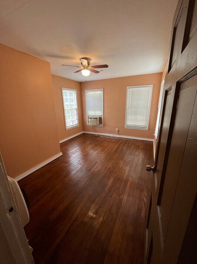 Photo - 1814 Elizabeth Ave Unidad # A