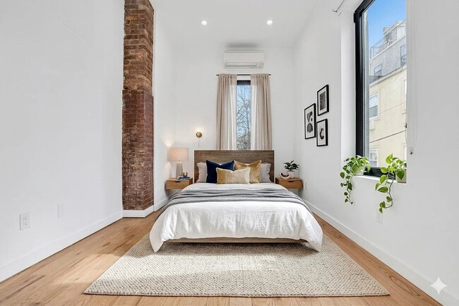 Photo - 283 Evergreen Ave Unit 2R