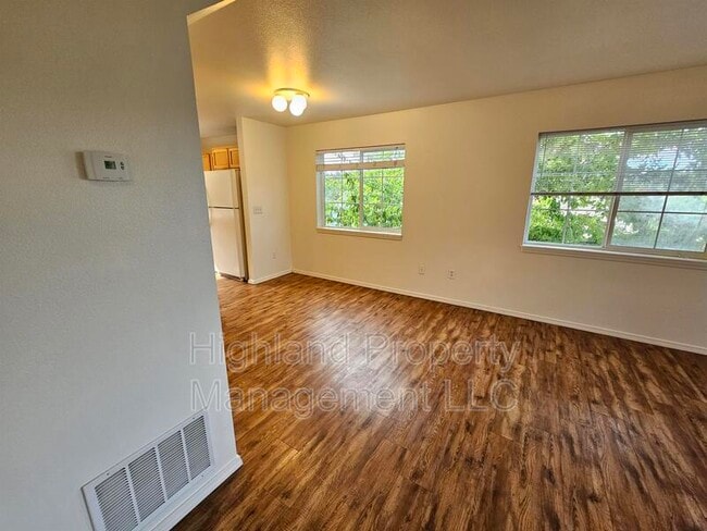 Photo - 316 NE Whitman St