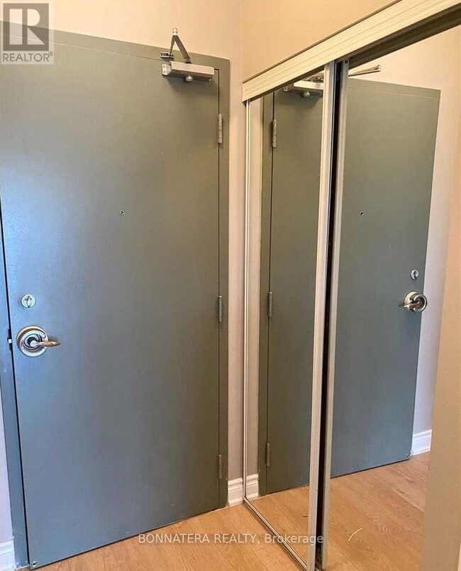 Photo - 5150 Winston Churchill Blvd Unité 212