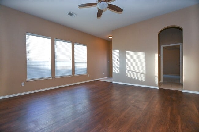 Photo - 2123 Castle Gardens Ln
