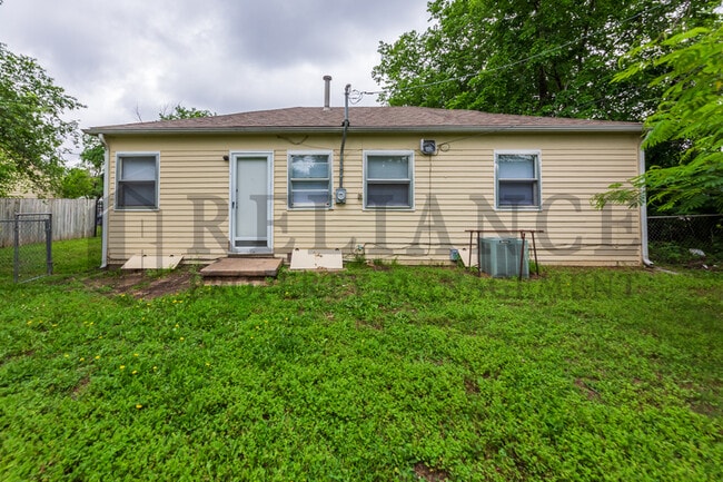 Photo - 2450 N Prince St