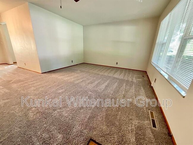 Photo - 700 St Mary Dr
