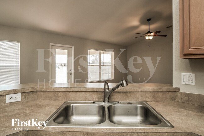 Photo - 521 NW 14th Terrace