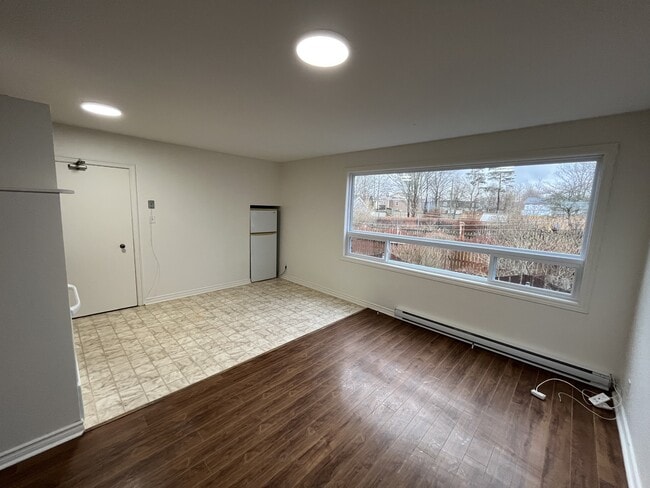 Photo - 7 Bennett Ave Unité 4