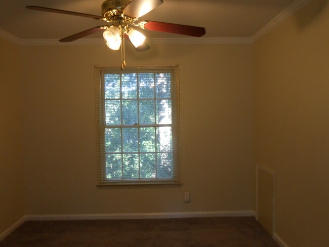 Building Photo - 139 E Hill St Unit #55 Rental