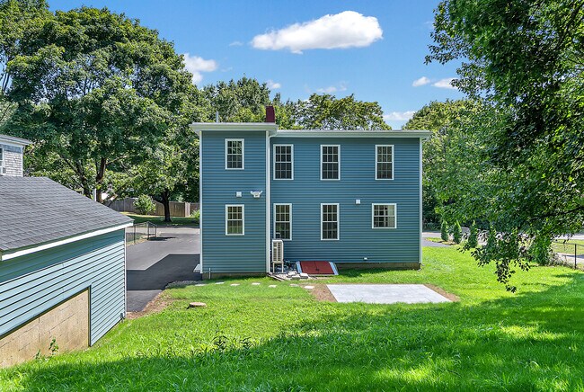 Photo - 87 School St