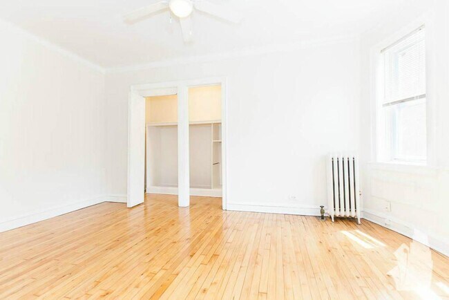 Photo - 5516 N Kenmore Ave Unit 200