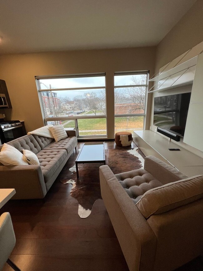 Photo - 801 E Mifflin St