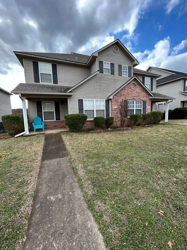 RENT READY 4/16! 3 Bed 2.5 Bath 2 Story T... - RENT READY 4/16!  3 Bed 2.5 Bath 2 Story T... House