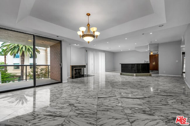 Photo - 125 N Gale Dr Unidad 303 Rental